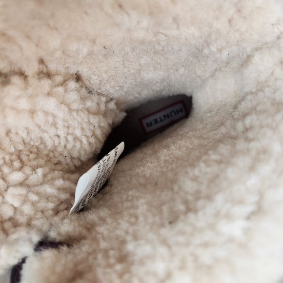 Hunter Snow Purple /  Burgundy Glossy Boots with Fur Lining size 6 - Picture 6 of 11